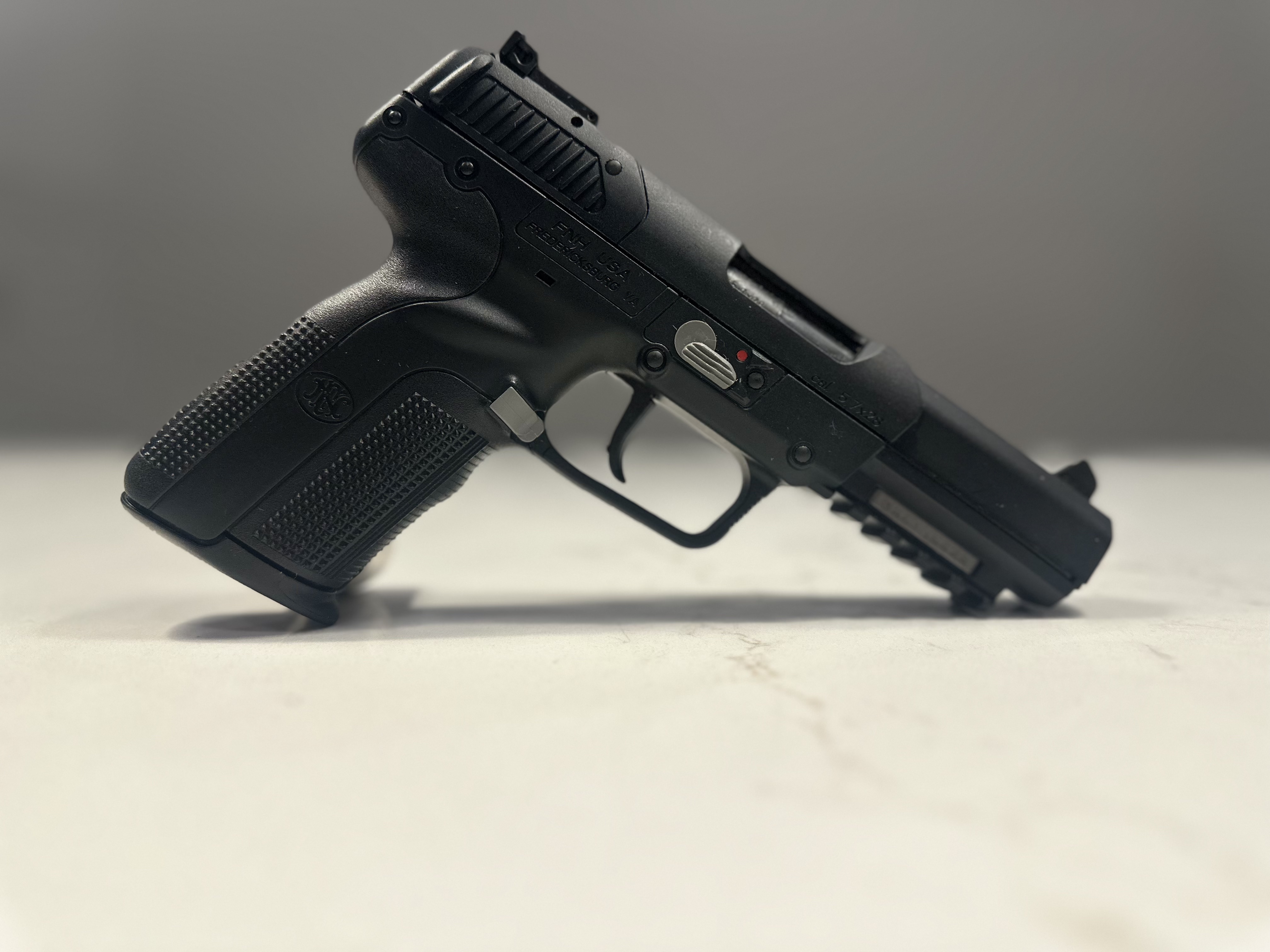 Five-seveN-img-1
