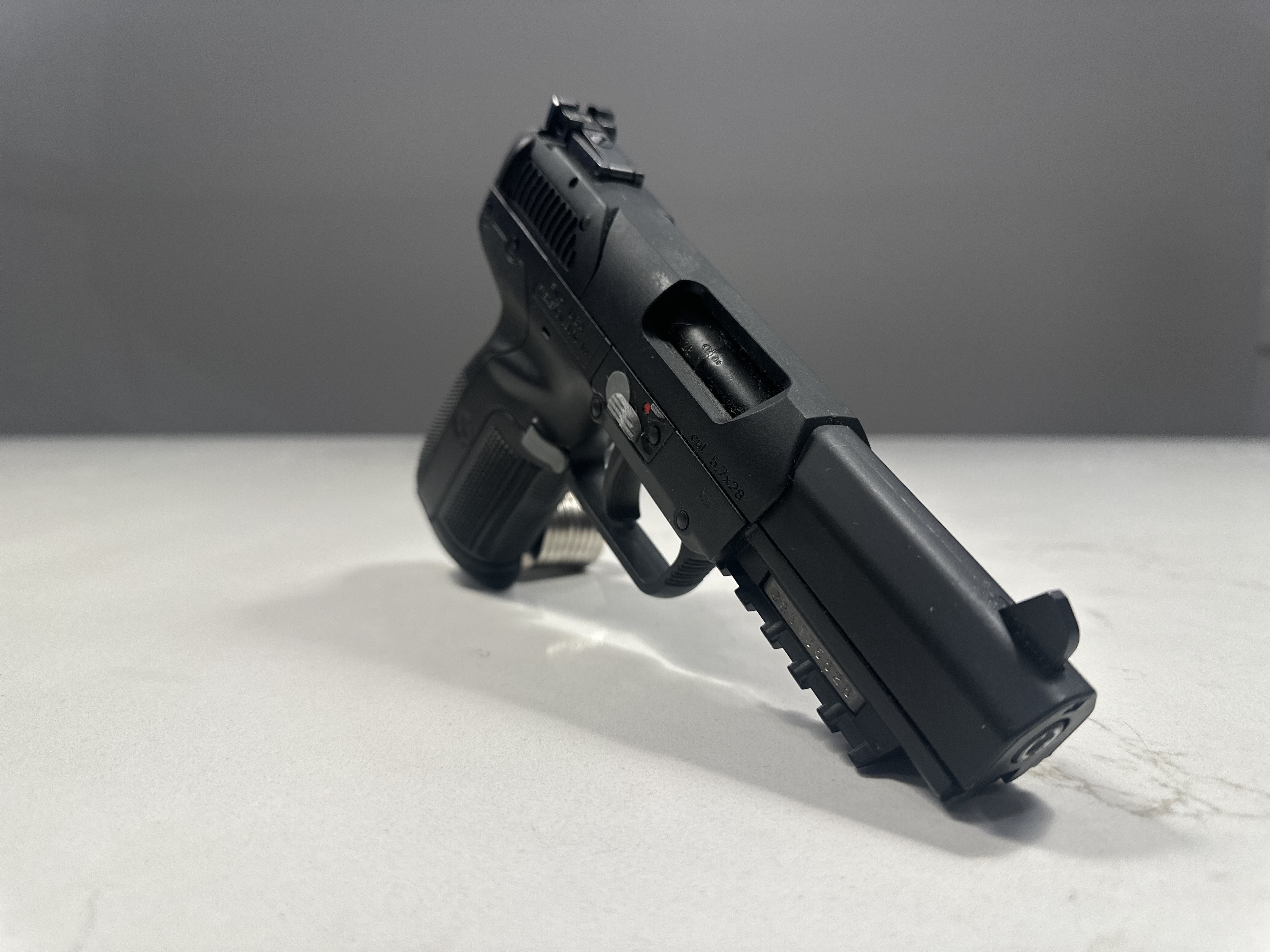 Five-seveN-img-0