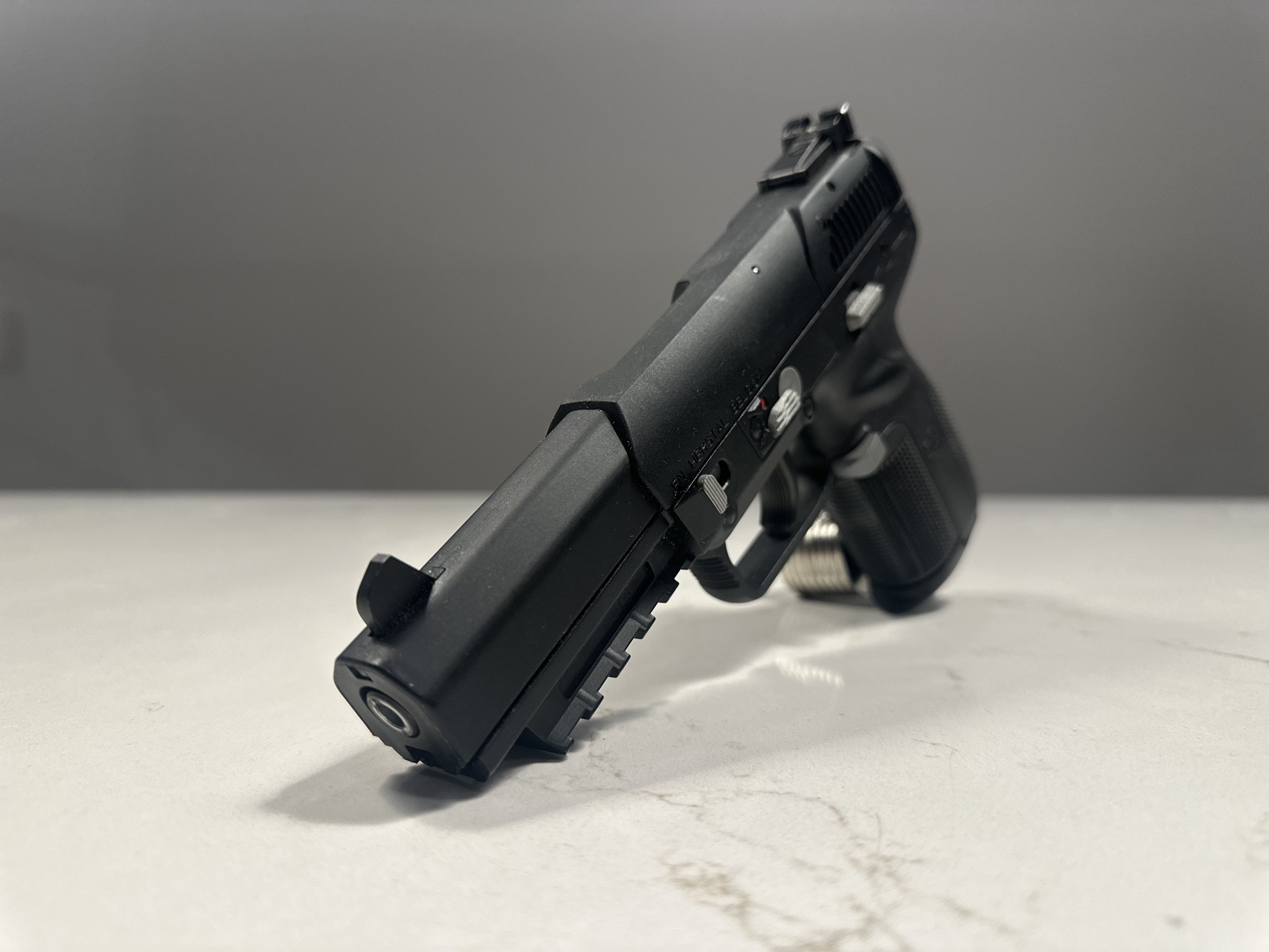 Five-seveN-img-5