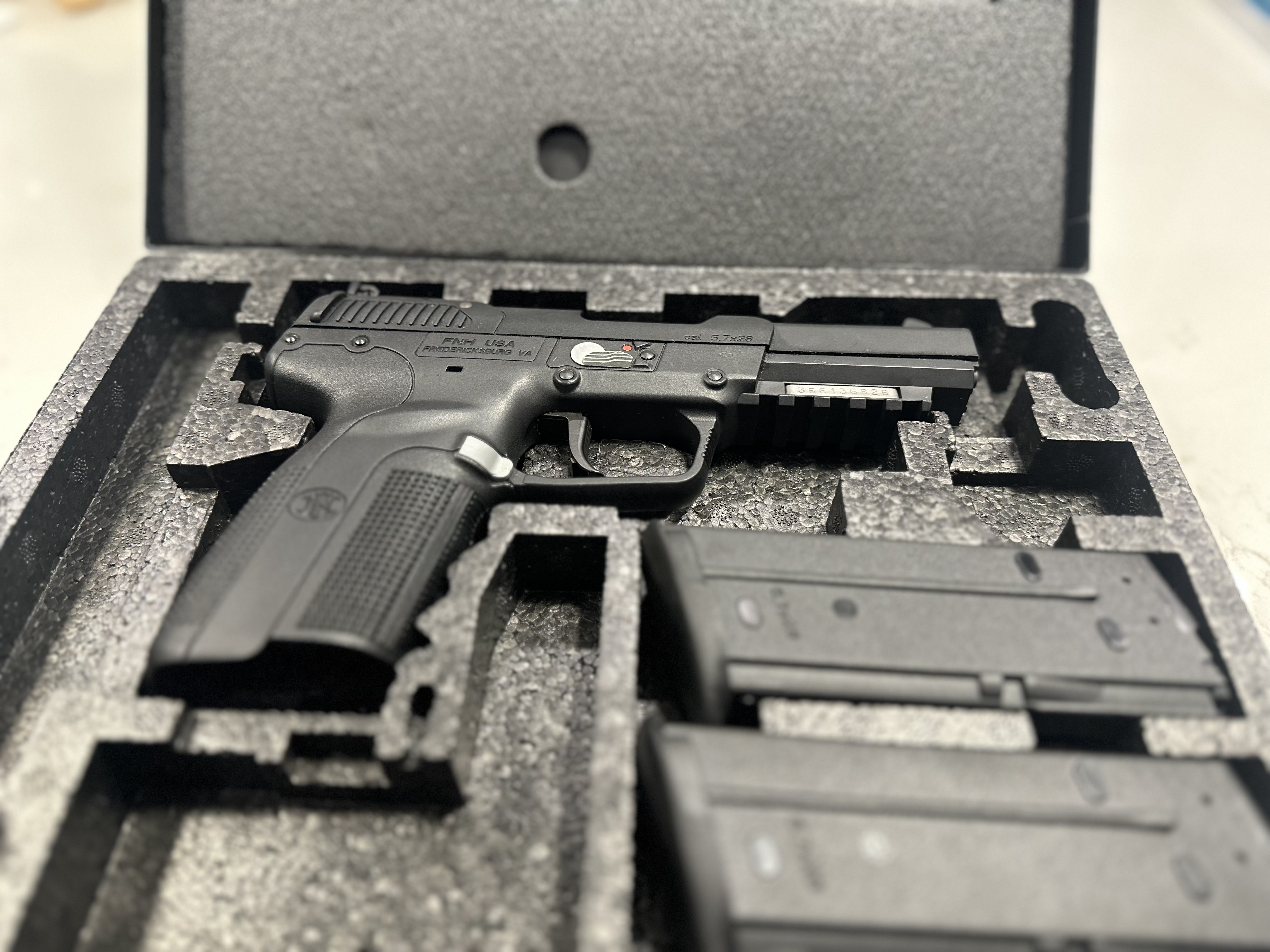 Five-seveN-img-7